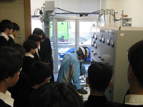 かでんりゅうけいでんきしけん